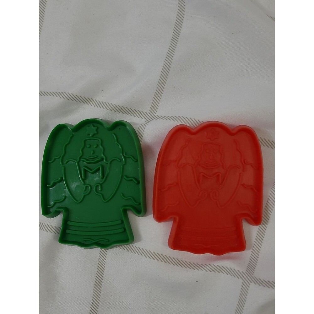 Angel-Shaped Cookie Cutters Green & Red Set Of 2 ♻️ 5/$10 ♻️